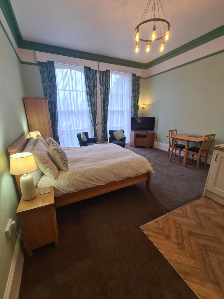 Meadowside Holiday Apartments - Hizvo
