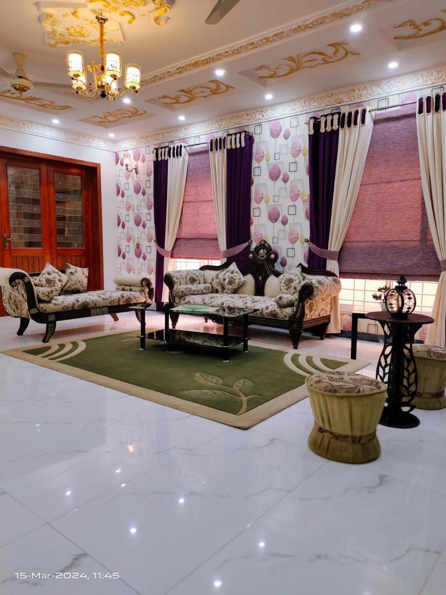 Suitetrails - 3 bedrooms kanal house lahore