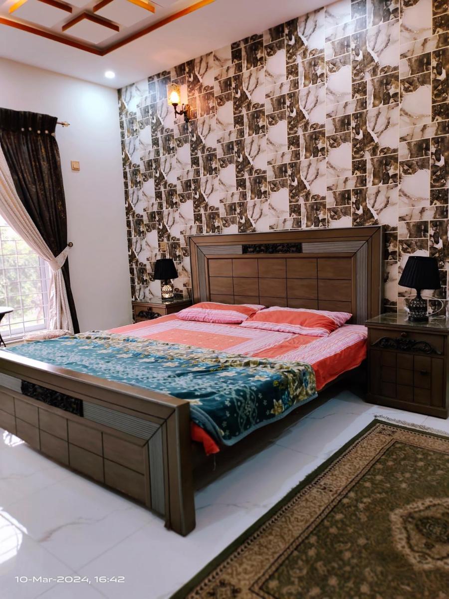 Suitetrails - 3 bedrooms kanal house lahore
