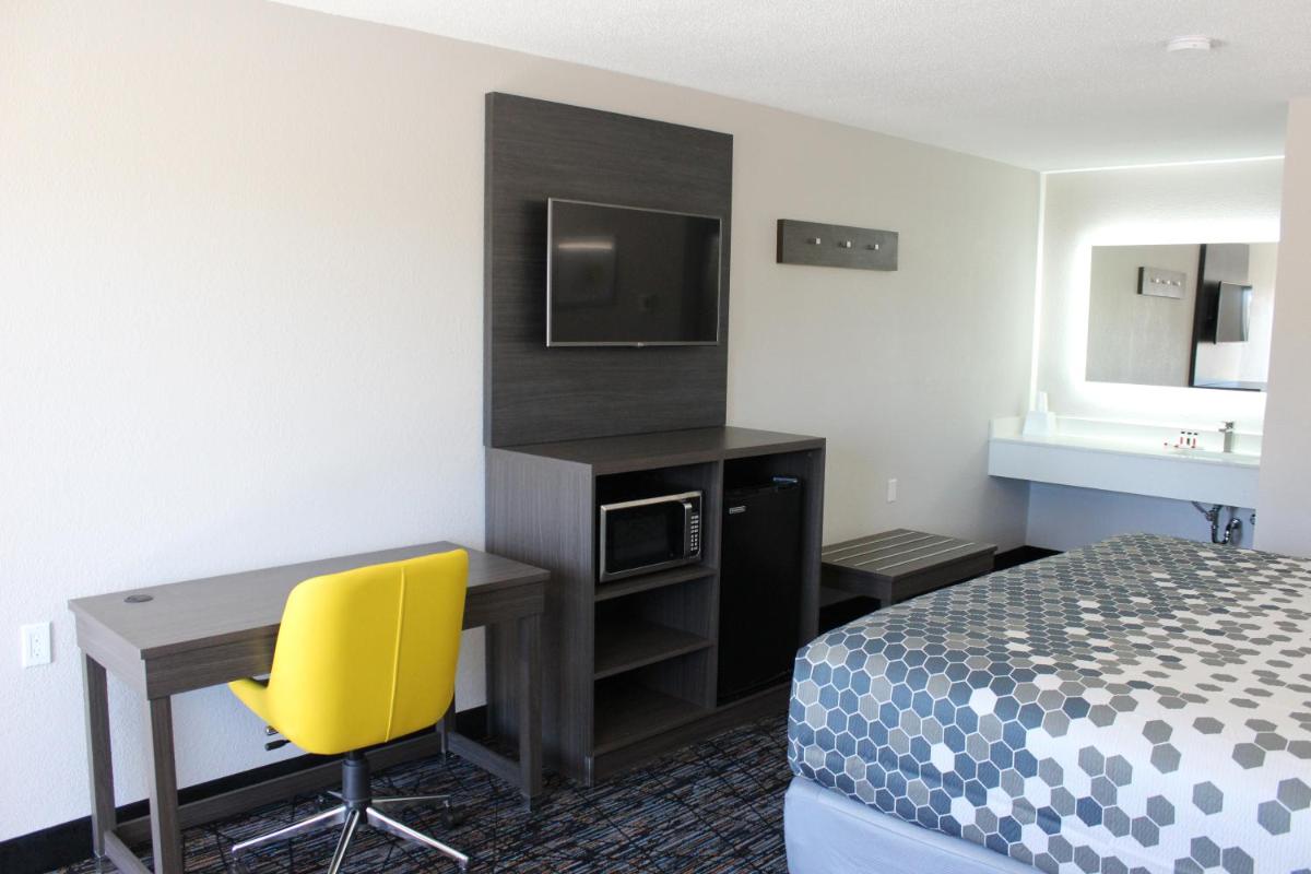 Landsford Inn - Housity