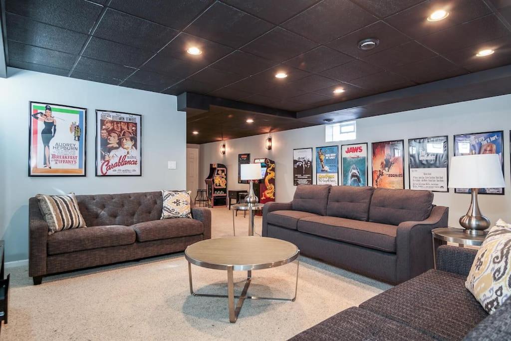 Eclectic Stylish and Cozy Milwaukee Unit - Housity