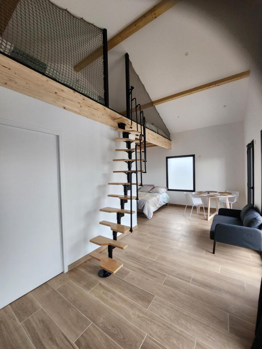 THE BEDROOM - proche aeroport Lyon, groupama stadium, ldlc arena, eurexpo, viaRhôna - Housity