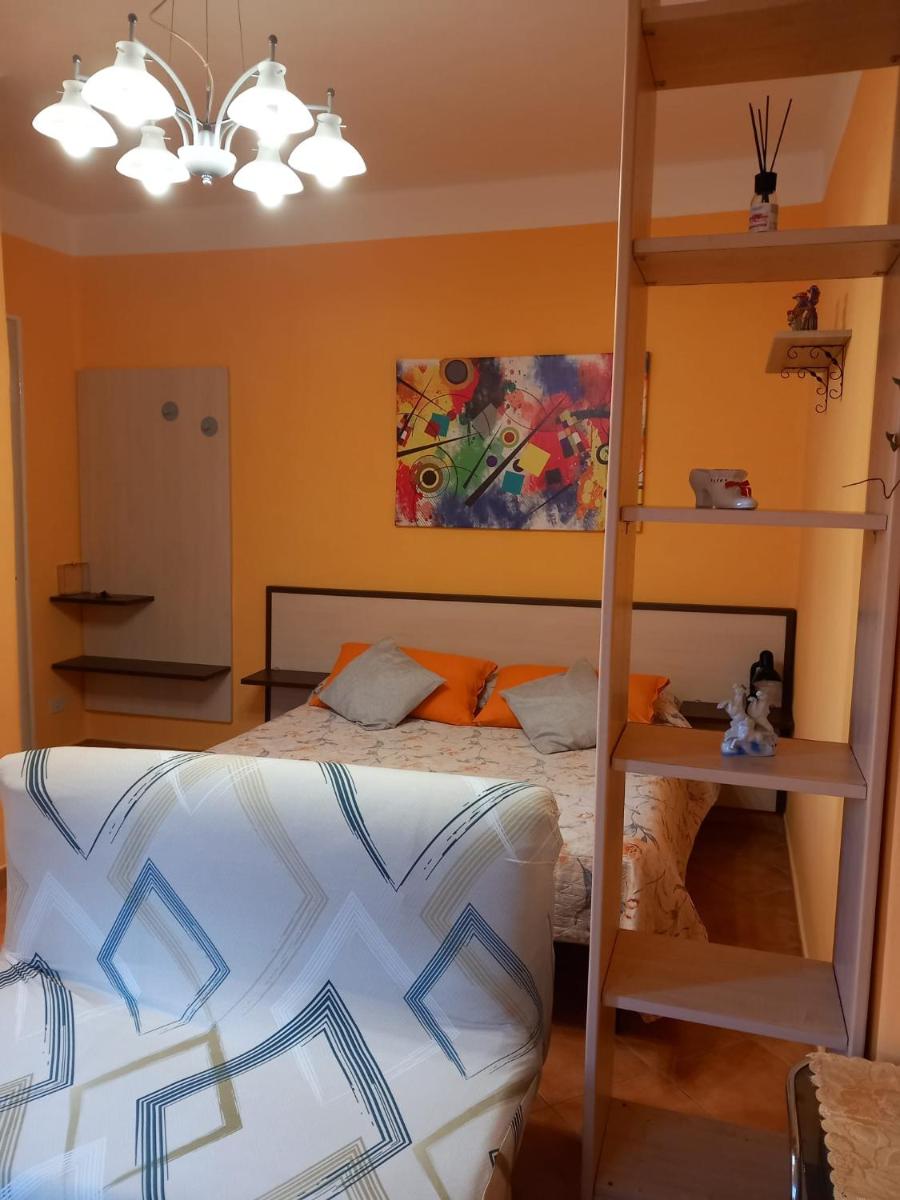 Monoliconi - Housity
