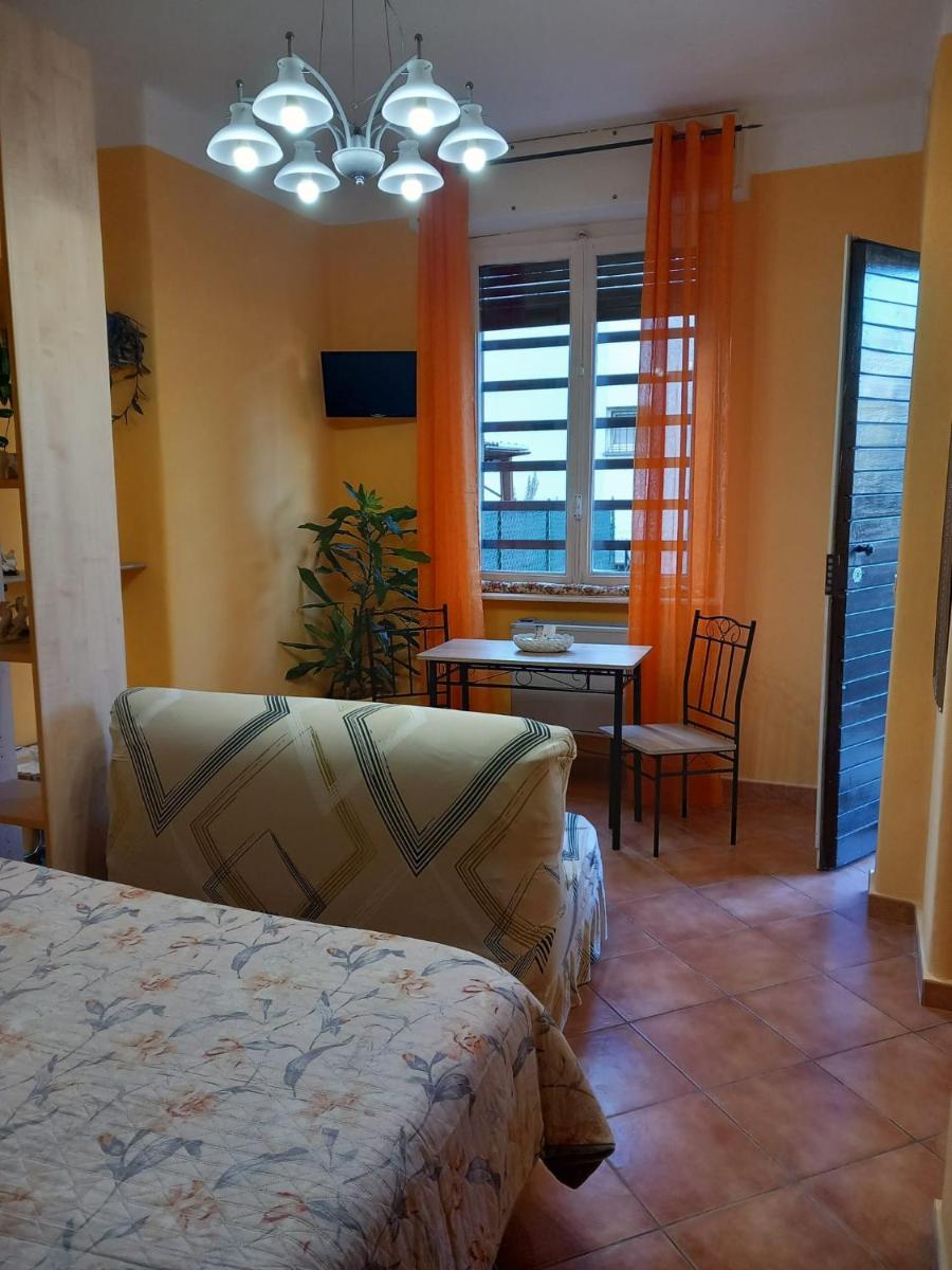 Monoliconi - Housity