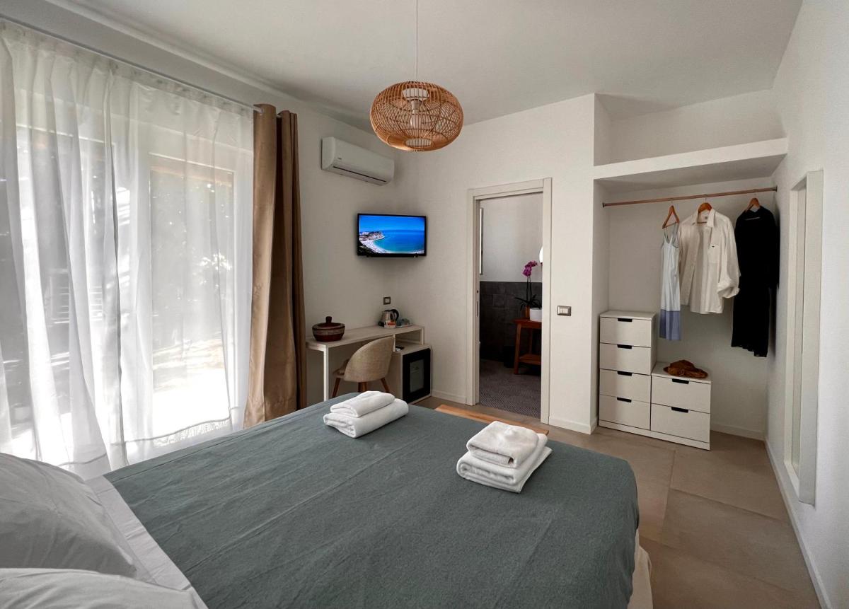Casa Cunaci Bed and Breakfast - Housity