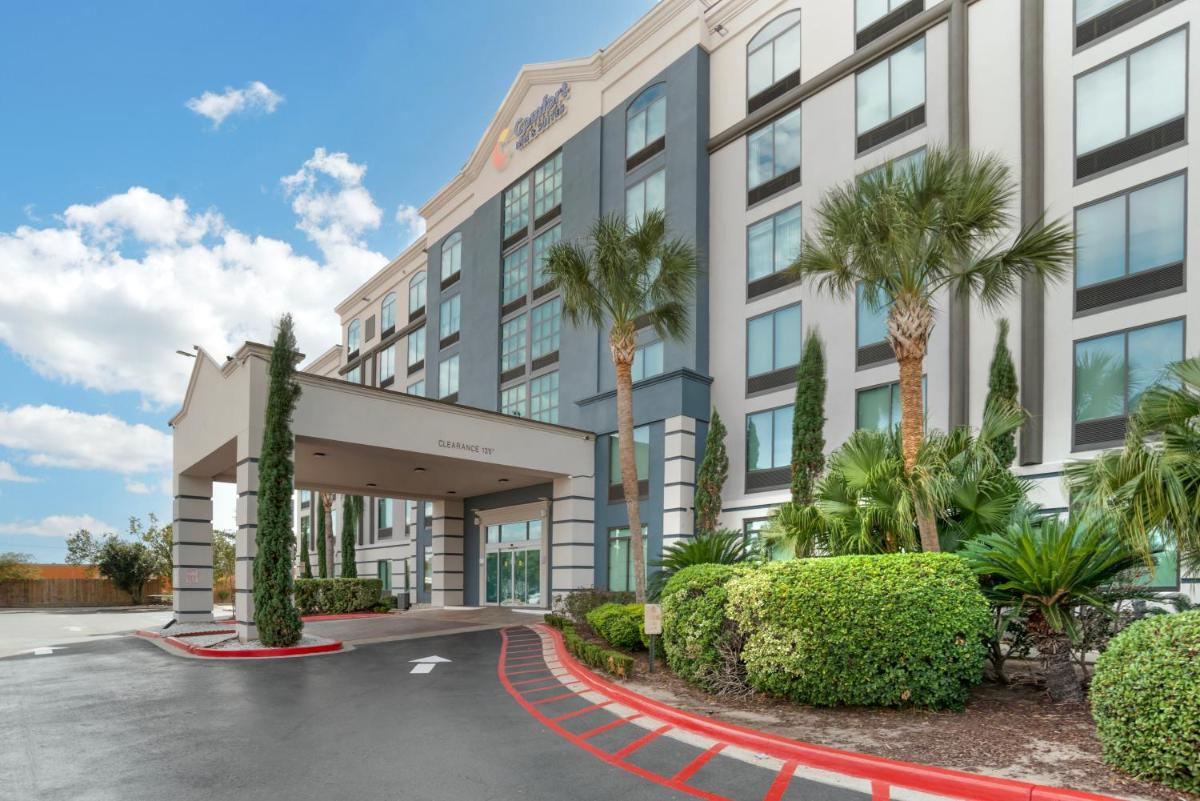 Comfort Inn & Suites New Orleans Airport North - Housity