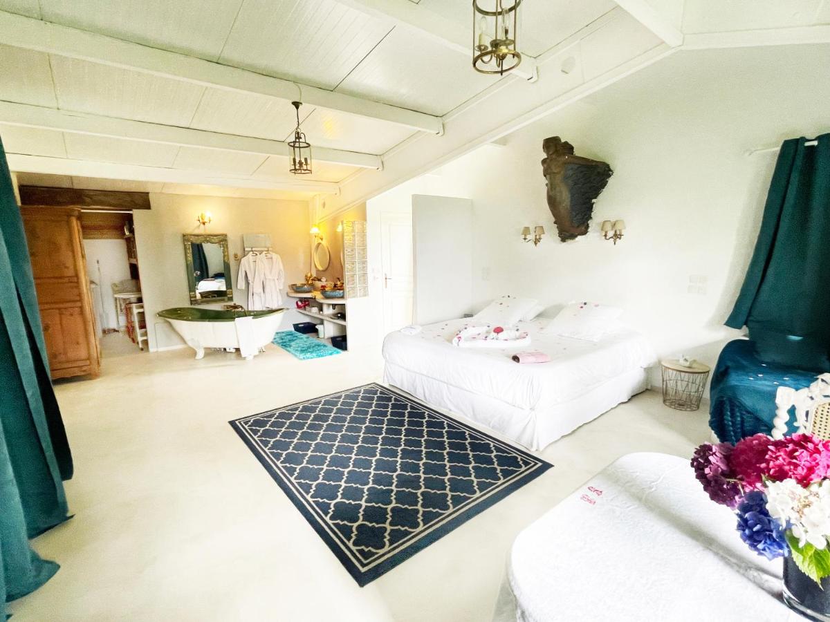 Suite Loft de la Sirène Grande piscine privée - Housity