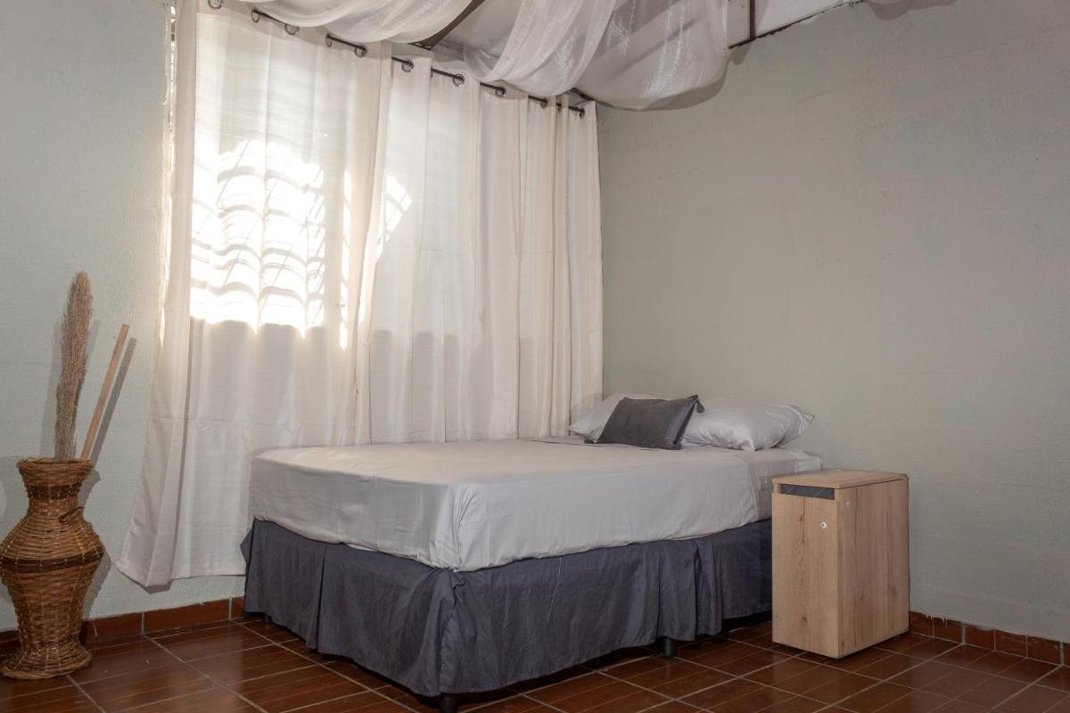 Hostal Lenha - Housity