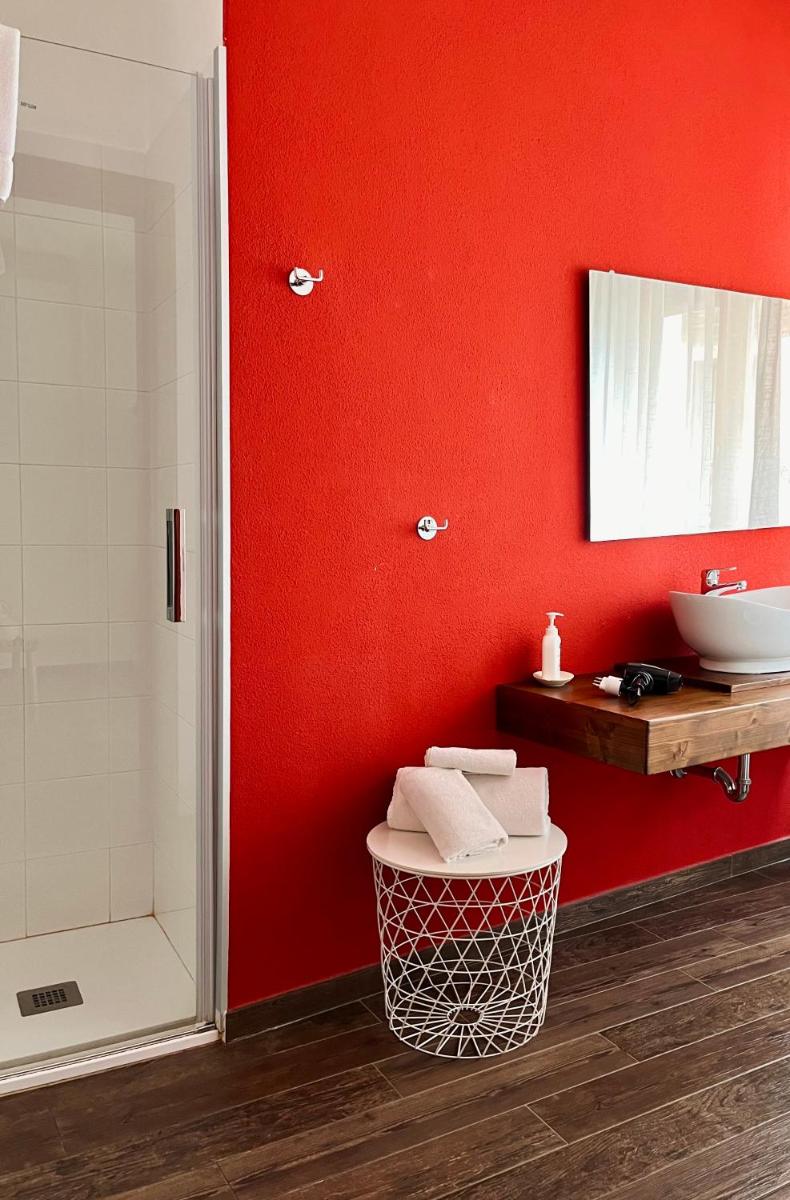 Carrales Guest House - Housity