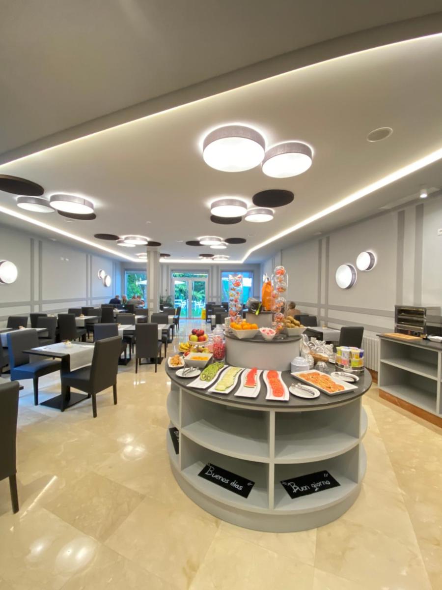 Hotel Combarro - Housity