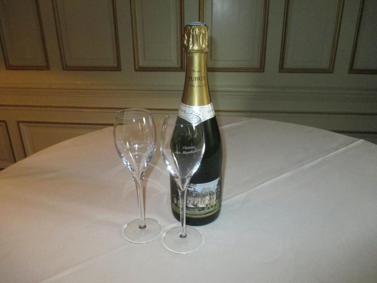 Boissons dans l'établissement Château des Monthairons Hôtel Restaurant GastroMaison Spa privatif