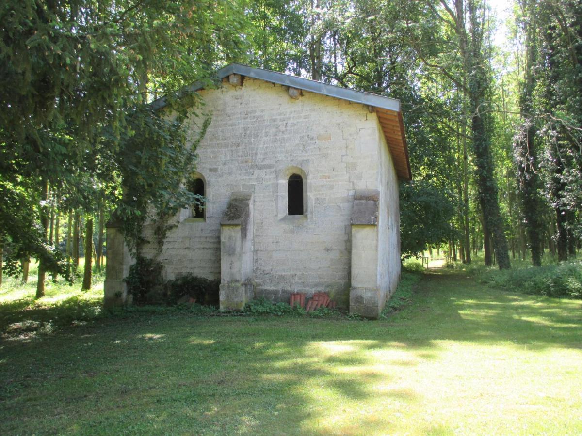 Jardin de l'établissement Château des Monthairons Hôtel Restaurant GastroMaison Spa privatif