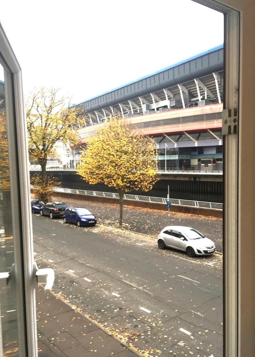 1 Fitzhamon Embankment APARTMENTS opposite Principality Stadium - LONG STAY OFFER - Housity