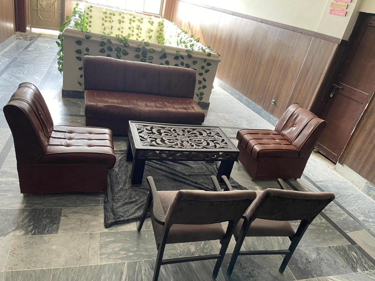 SPRINGWOOD HOTEL - Housity