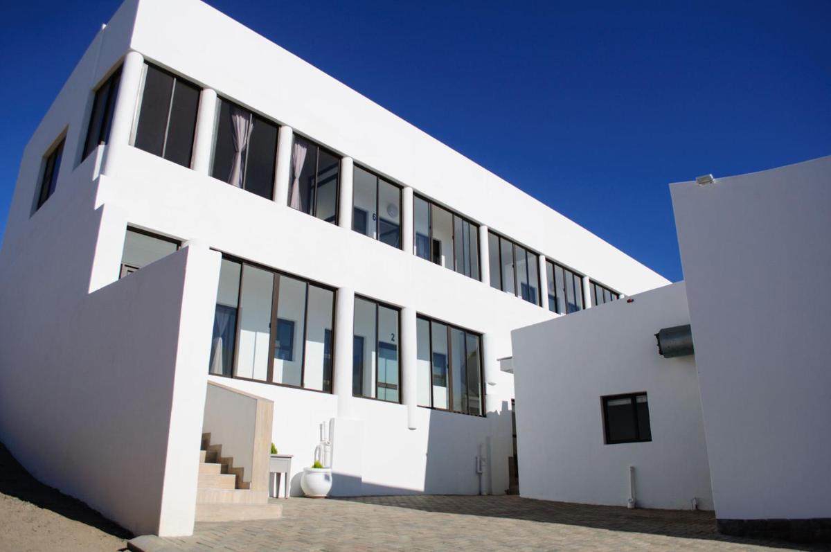 Shark Island Guesthouse - Housity