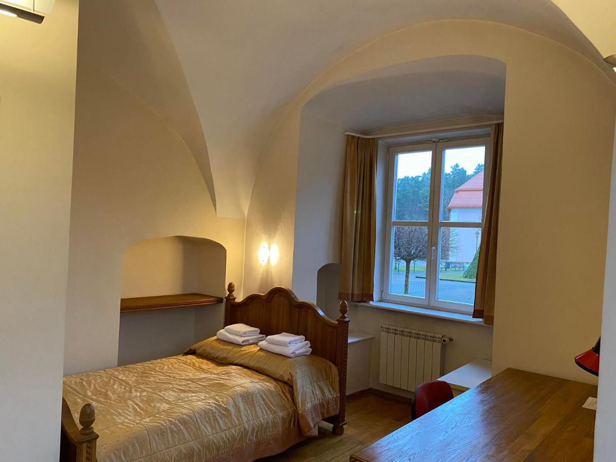 Liškiavos vienuolyno ansamblis - Housity