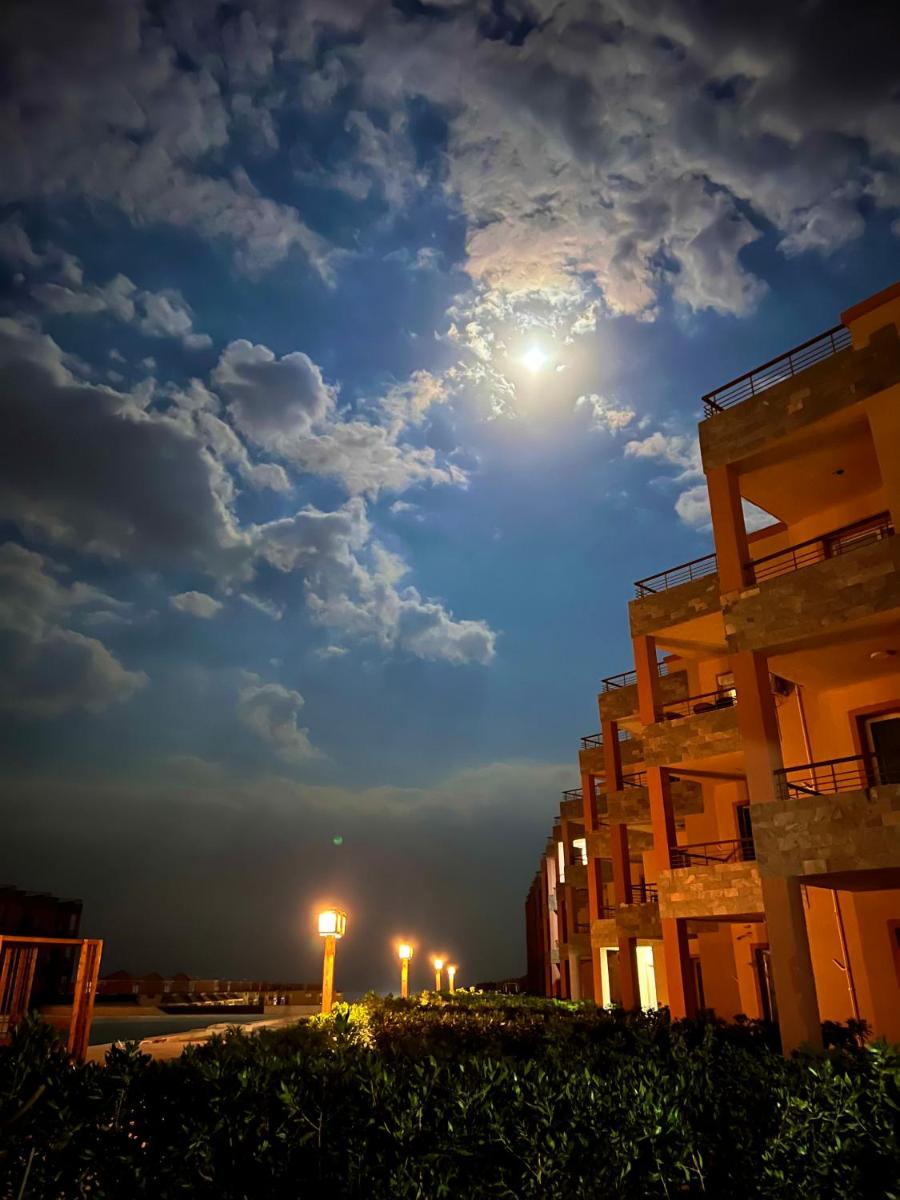 Chalet in La Jolie Marina El Ain El Sokhna - Egyptian Families Only - Housity