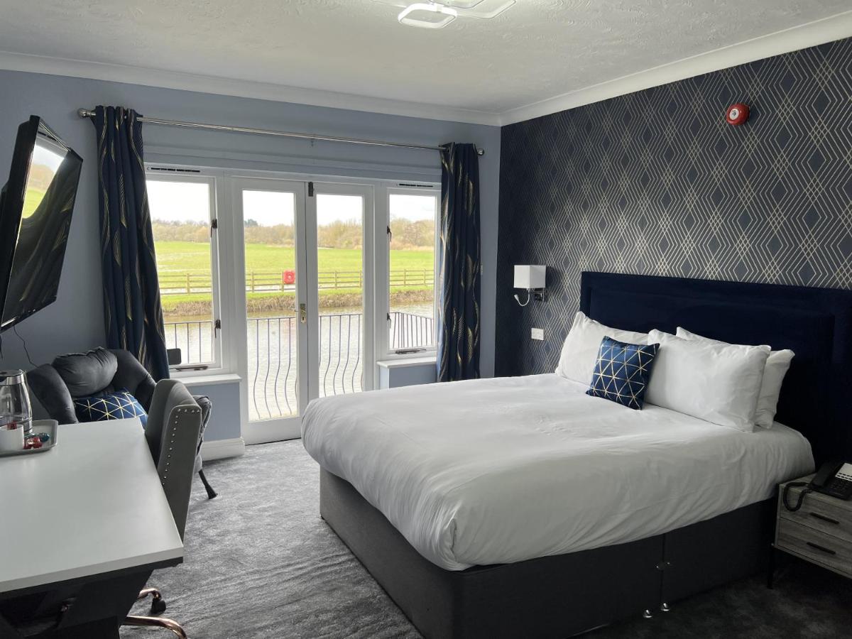 Dolphin Hotel Cambridge - Housity