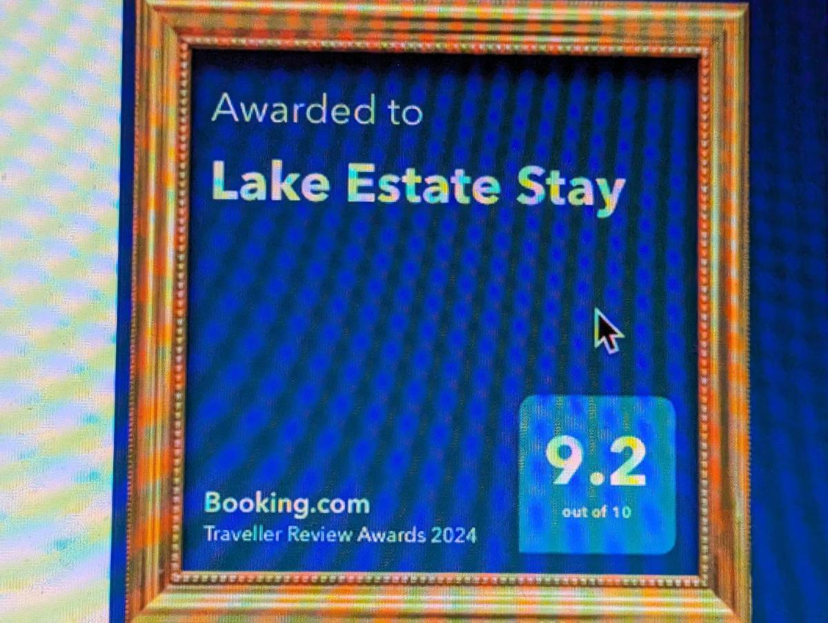 Lake Estate Stay - Housity