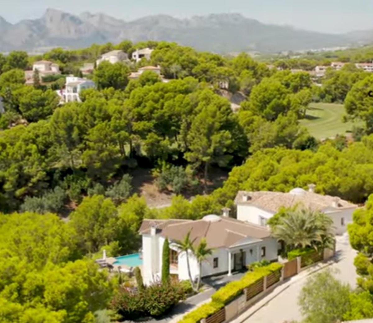 Villa Reina - Housity