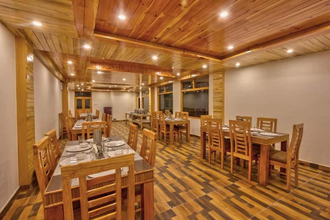 Suitetrails - Hotel manali in view