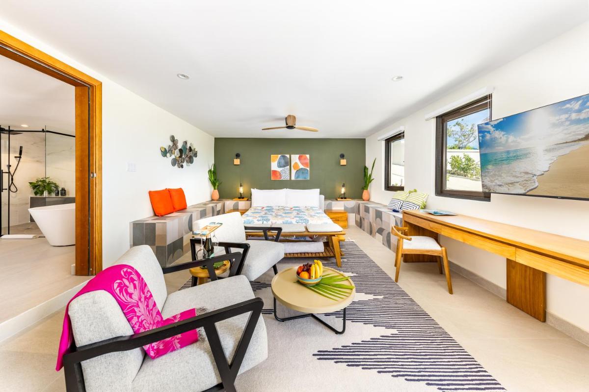 Jade I Long Bay Retreat I Luxury Stay Near Grace Bay & Long Bay Beach - Housity