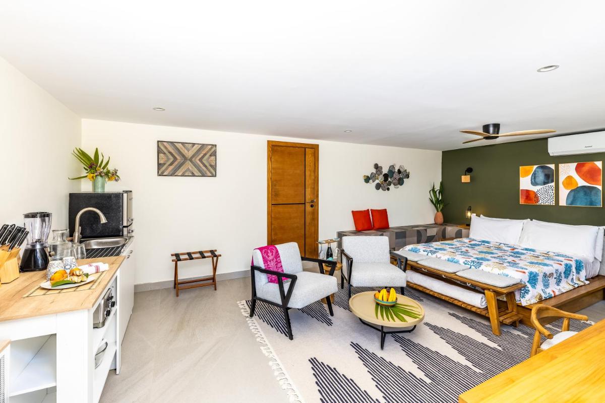 Jade I Long Bay Retreat I Luxury Stay Near Grace Bay & Long Bay Beach - Housity
