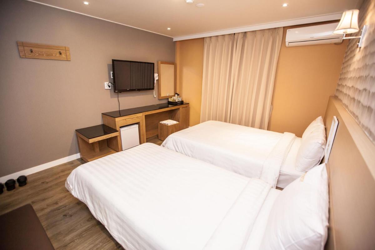 Pungnam Tourist Hotel - Housity