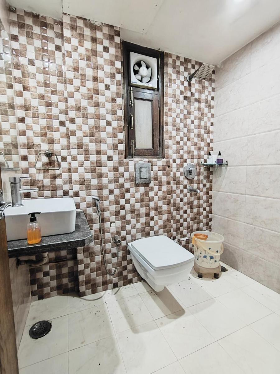 Suitetrails - saffron inn paharganj