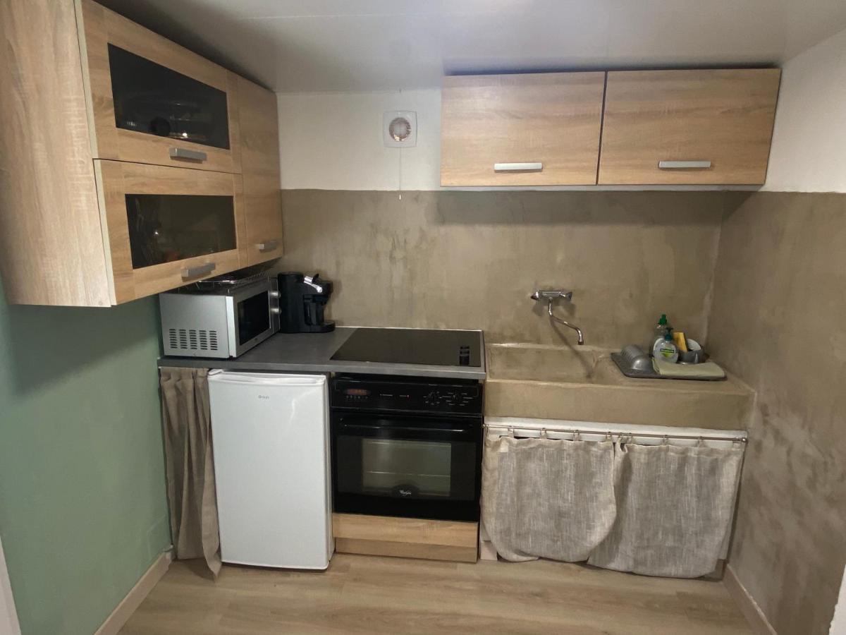 Studio grands chênes au pied du mont ventoux. - Housity