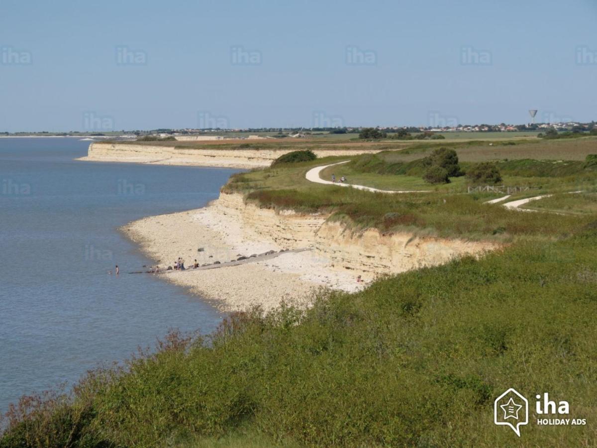 Charmante Maison, Piscine à 5 min de l'océan, 10 min de La Rochelle / île de Ré - Housity