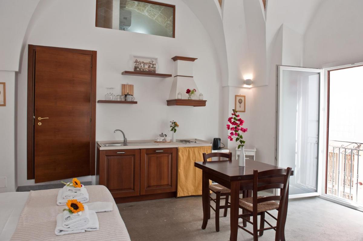 La Corte Della Luce - Housity