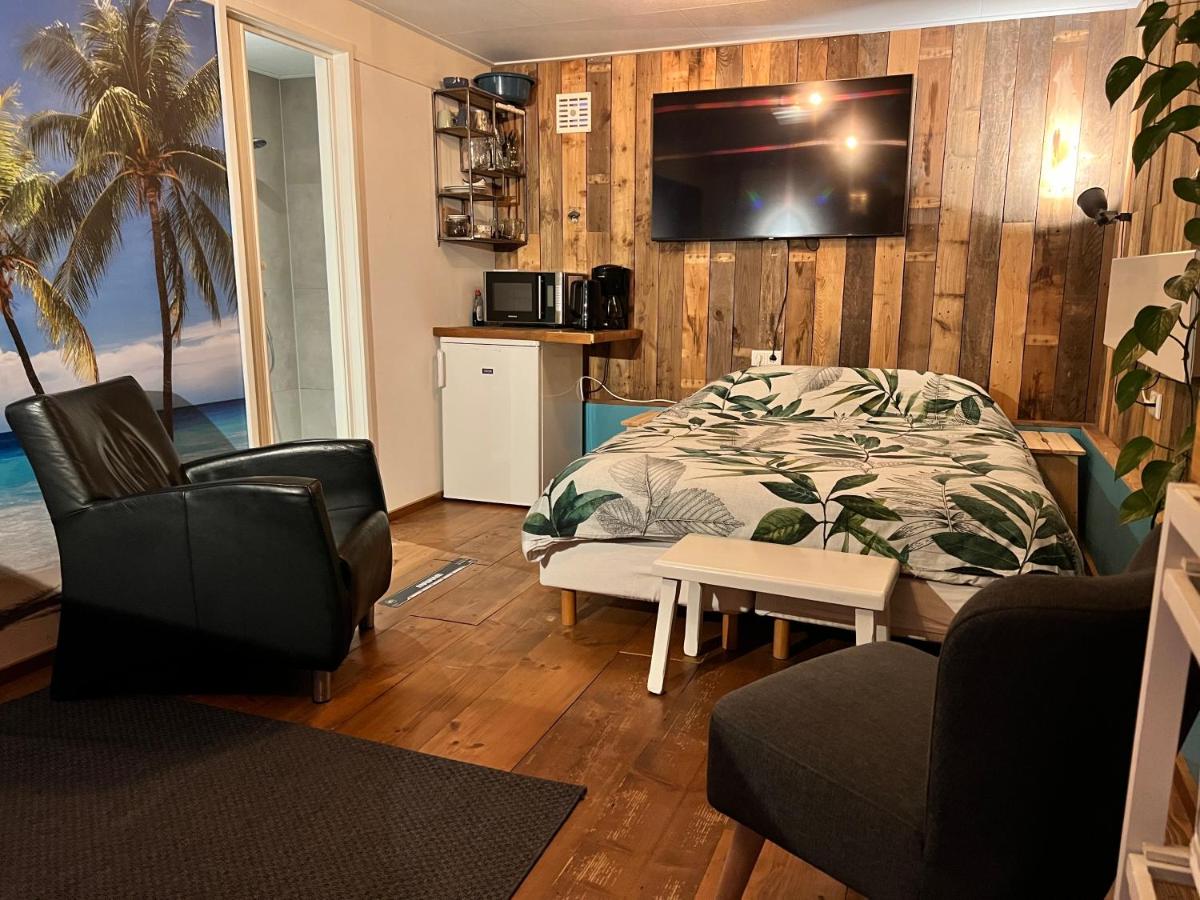 Beach House met badkamer, boxspring & airco - Housity