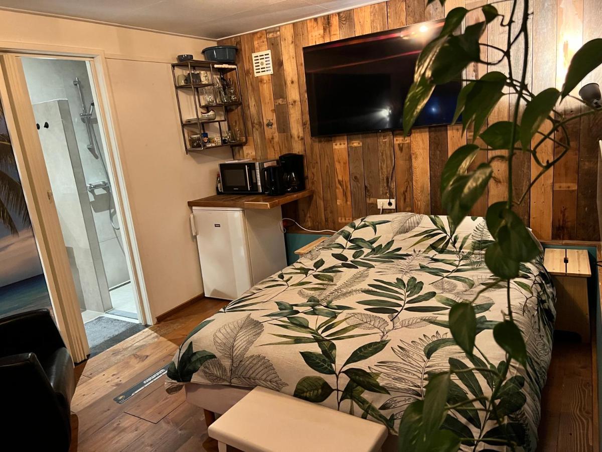 Beach House met badkamer, boxspring & airco - Housity
