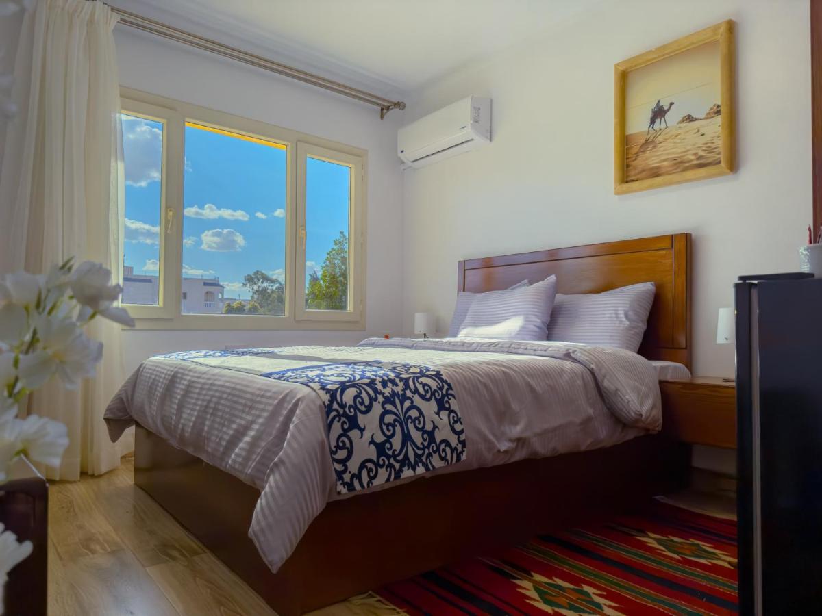 Royal Crown Hotel Giza Pyramids View - Housity