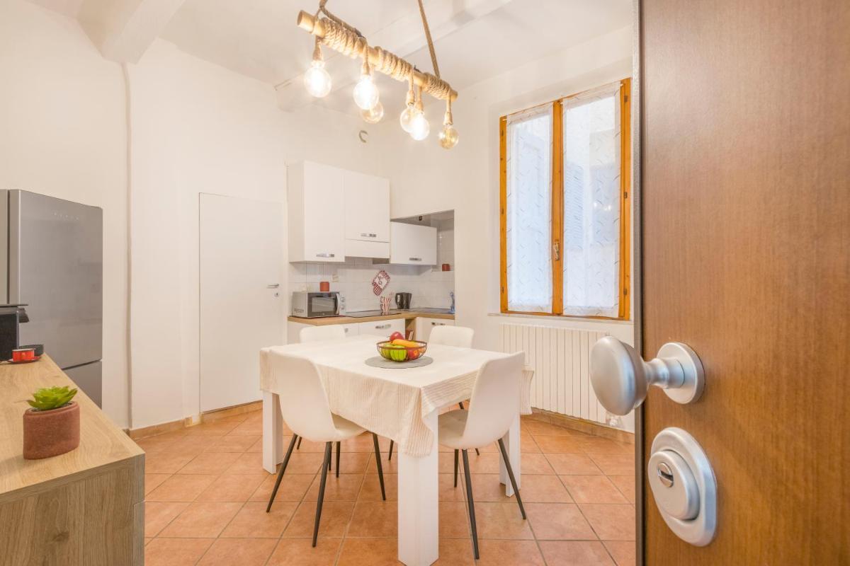 Appartamento zona Centro-Pomposa WiFi&Netflix - Housity