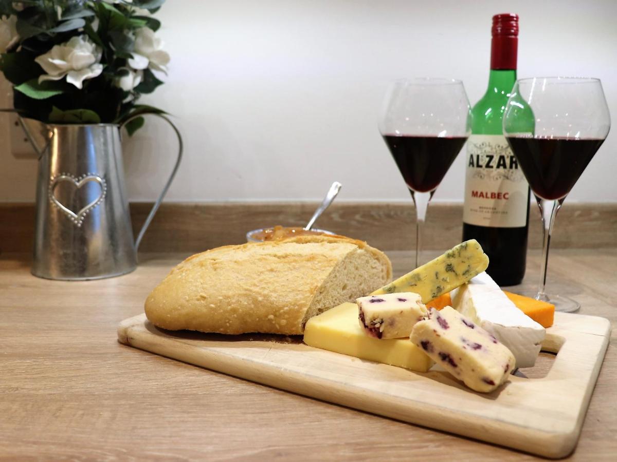 Manor Farm Cottage - Pet friendly - Housity