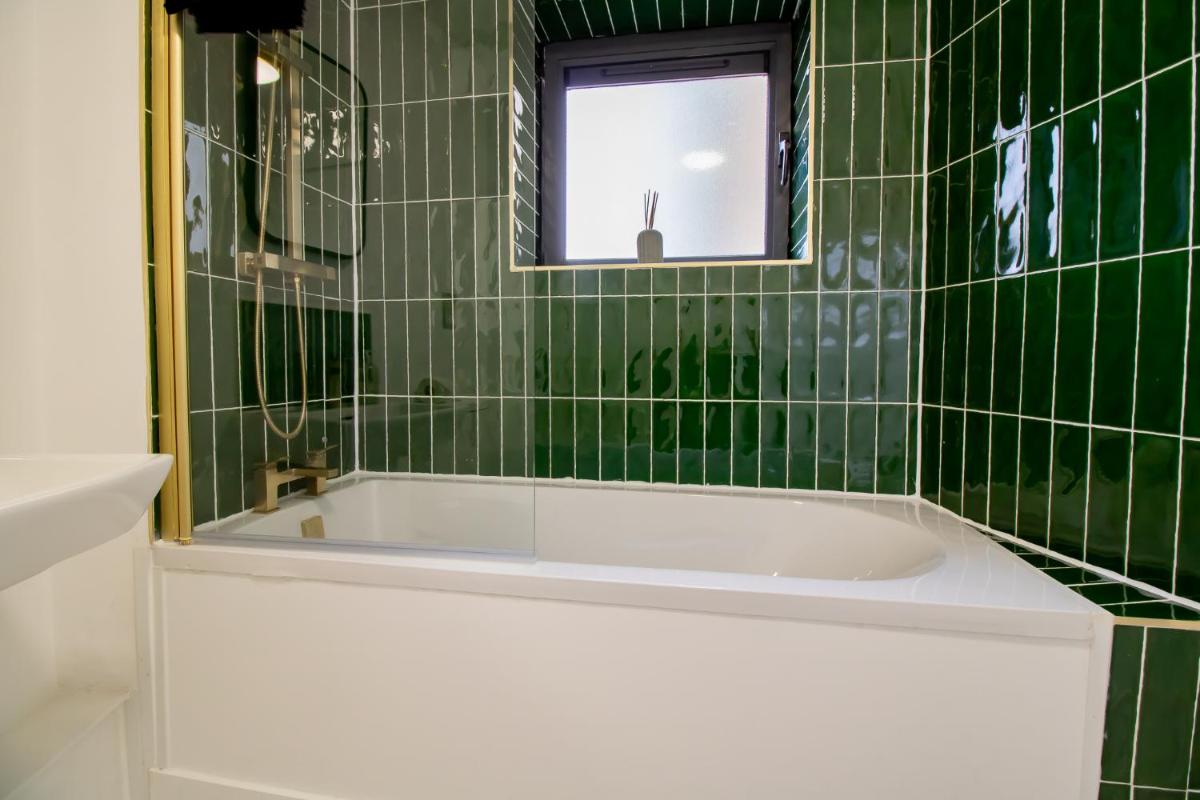 Newcastle City Apartments - FREE Parking Baltic Quay - Housity