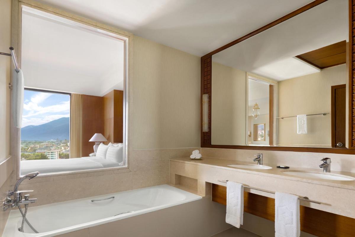 Shangri-La Chiang Mai - Housity