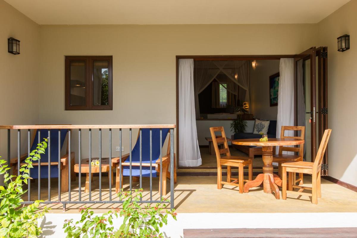 L'Hirondelle Self Catering Guest House - Housity