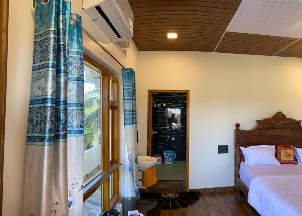 Shukra Homestay Hampi - Housity