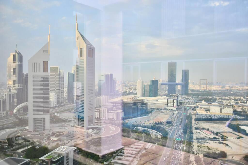 Heart of DIFC: SKY Gardens Modern Chic Studio - Housity