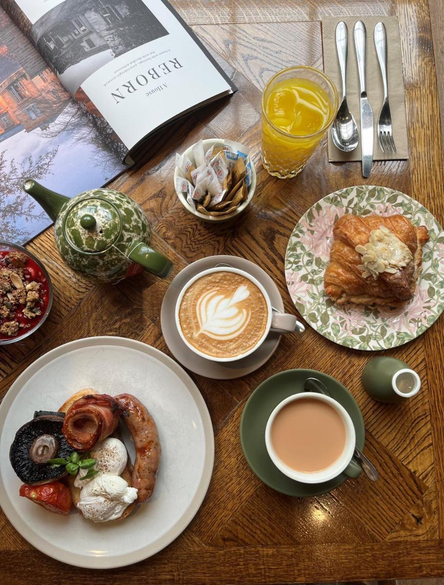 Manor House Lindley - Housity