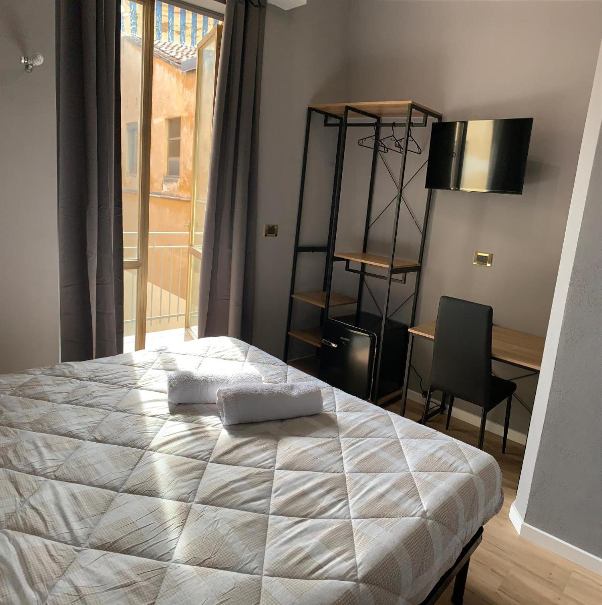 Riva Reno 4 Rooms - Housity