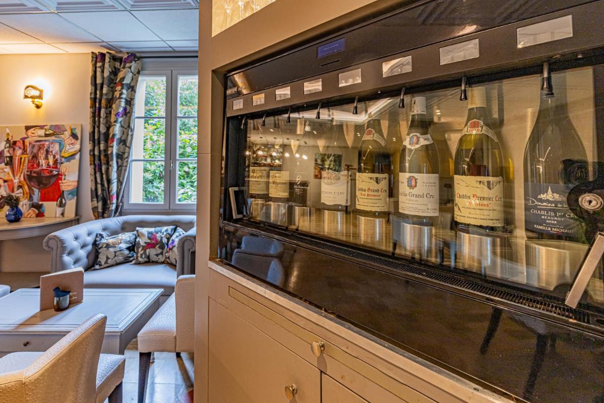 Boissons dans l'établissement Logis Hostellerie des Clos et restaurant Bistrot des grands crus