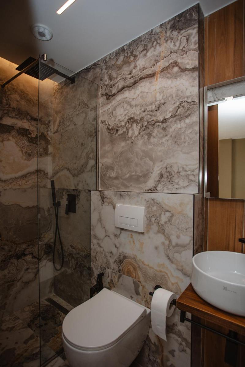 Hotel Flaer - Housity