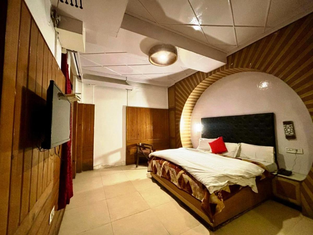 Ganga Hotel Near Mall Road - Housity