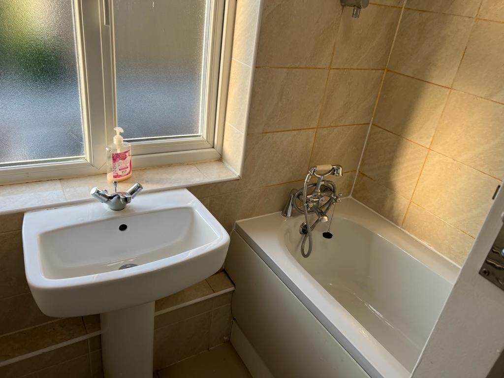 Double Room near Canary Wharf 28 - Housity