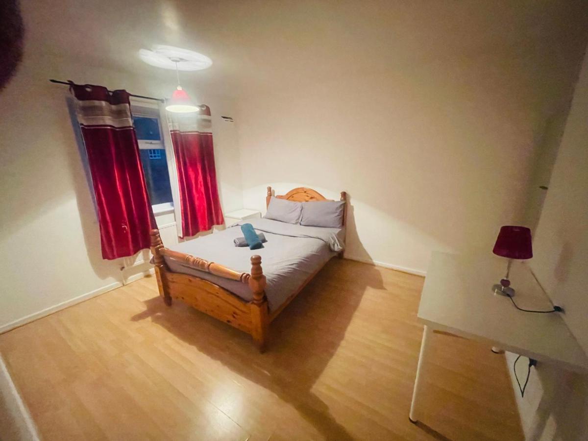 Double Room near Canary Wharf 28 - Housity
