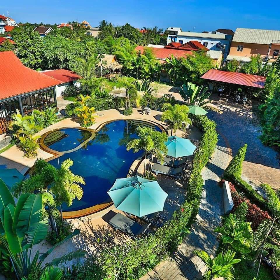 Lucky Garden Boutique - Housity
